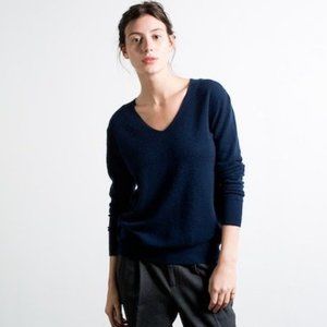 Everlane 100% Cashmere Navy Vneck Slim fit Sweater S